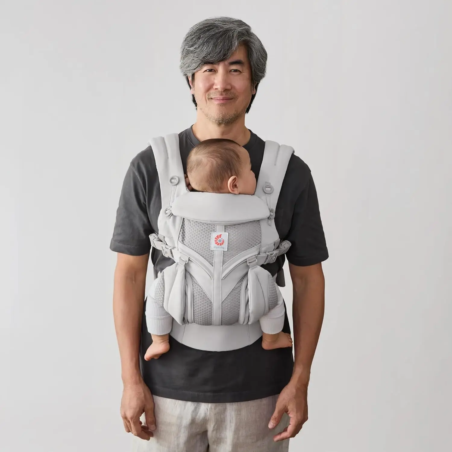 best baby carriers for new parents Ergobaby Omni Classic carrier